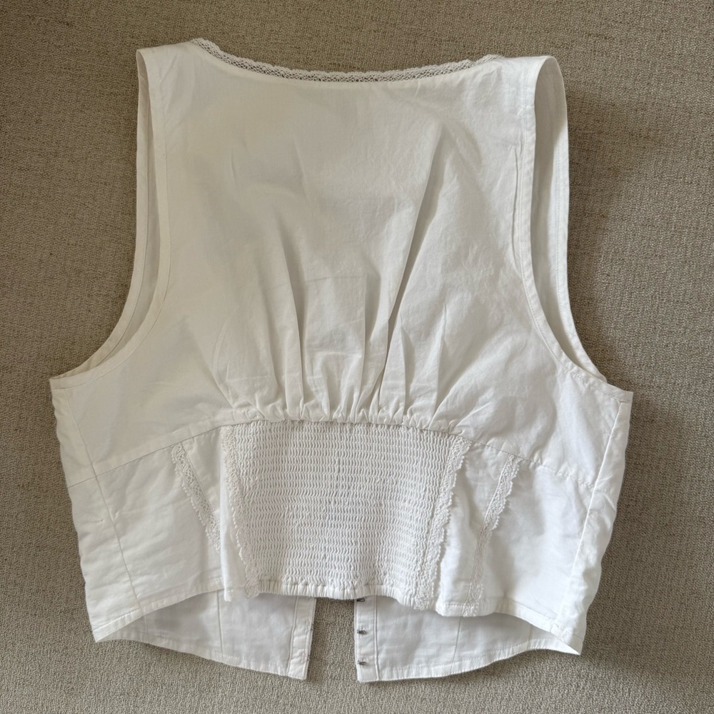 Aritzia Sunday Best Top - Picture 4 of 4